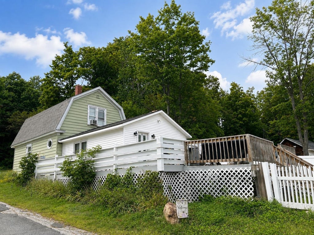 Photo of 6 Johnsons Road, Berlin, NH 03570 (MLS # 5107194)