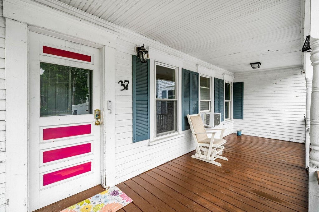 Photo of 37 N Mast Street, Goffstown, NH 03045 (MLS # 5096321)