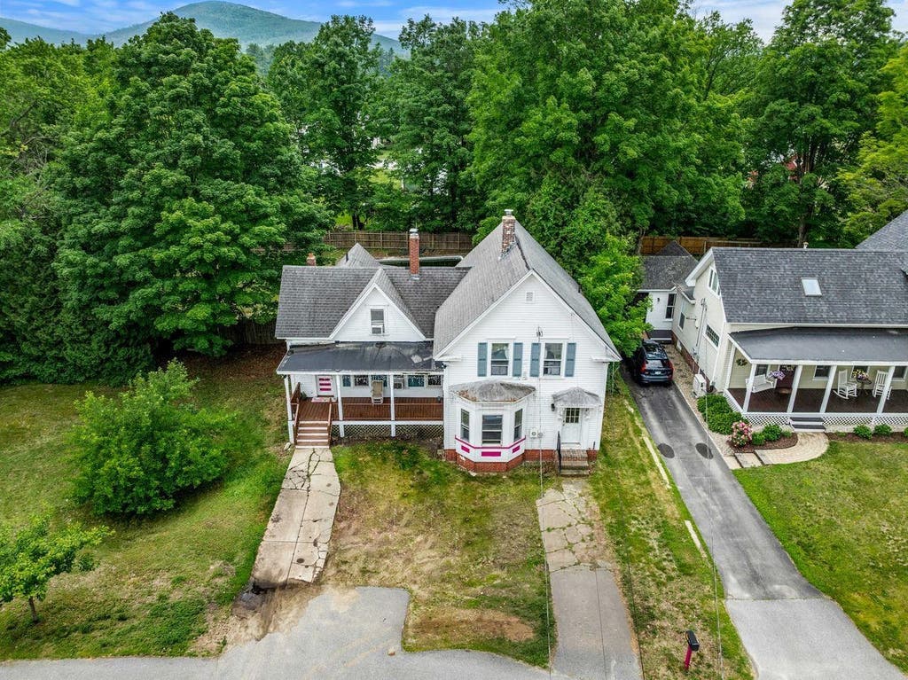 Photo of 37 N Mast Street, Goffstown, NH 03045 (MLS # 5096321)