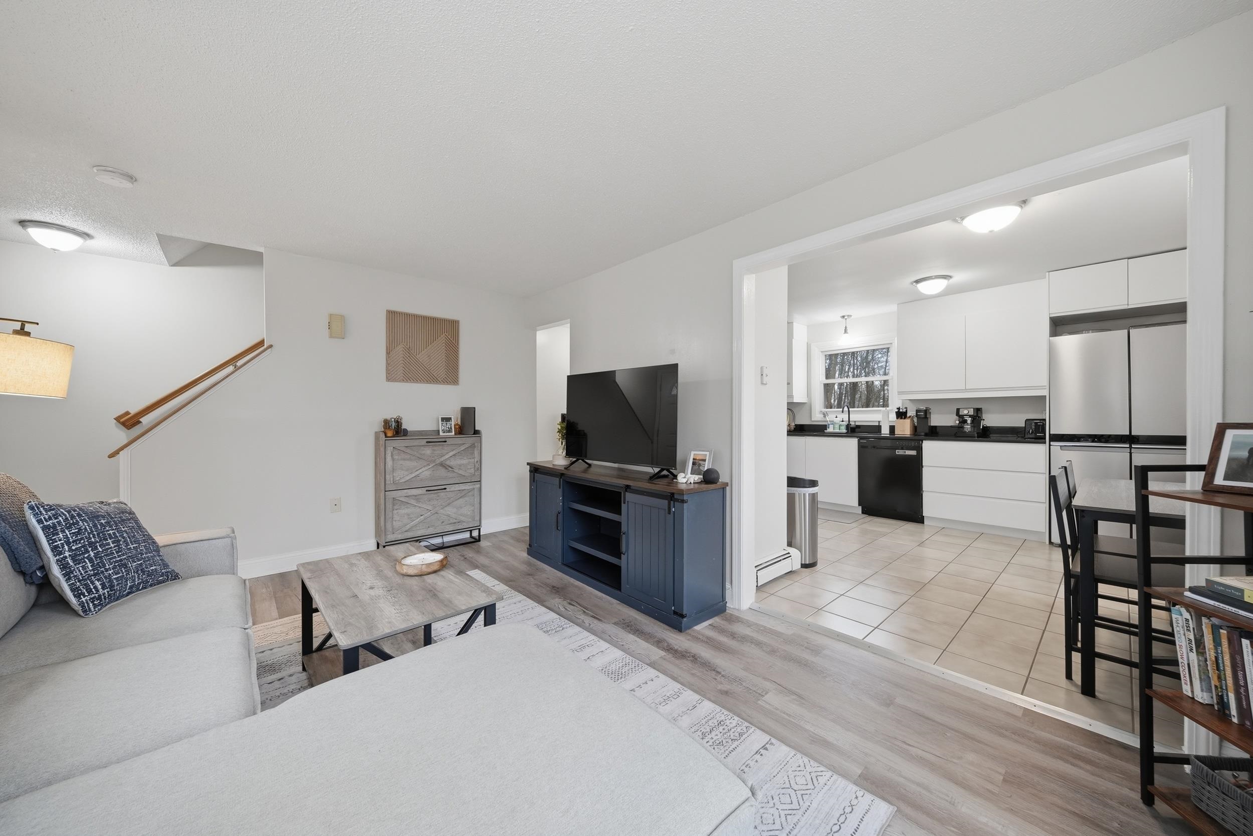 8 Lincoln Drive B