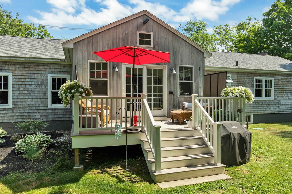 Photo of 506 N Main Street, Wolfeboro, NH 03894 (MLS # 5101092)