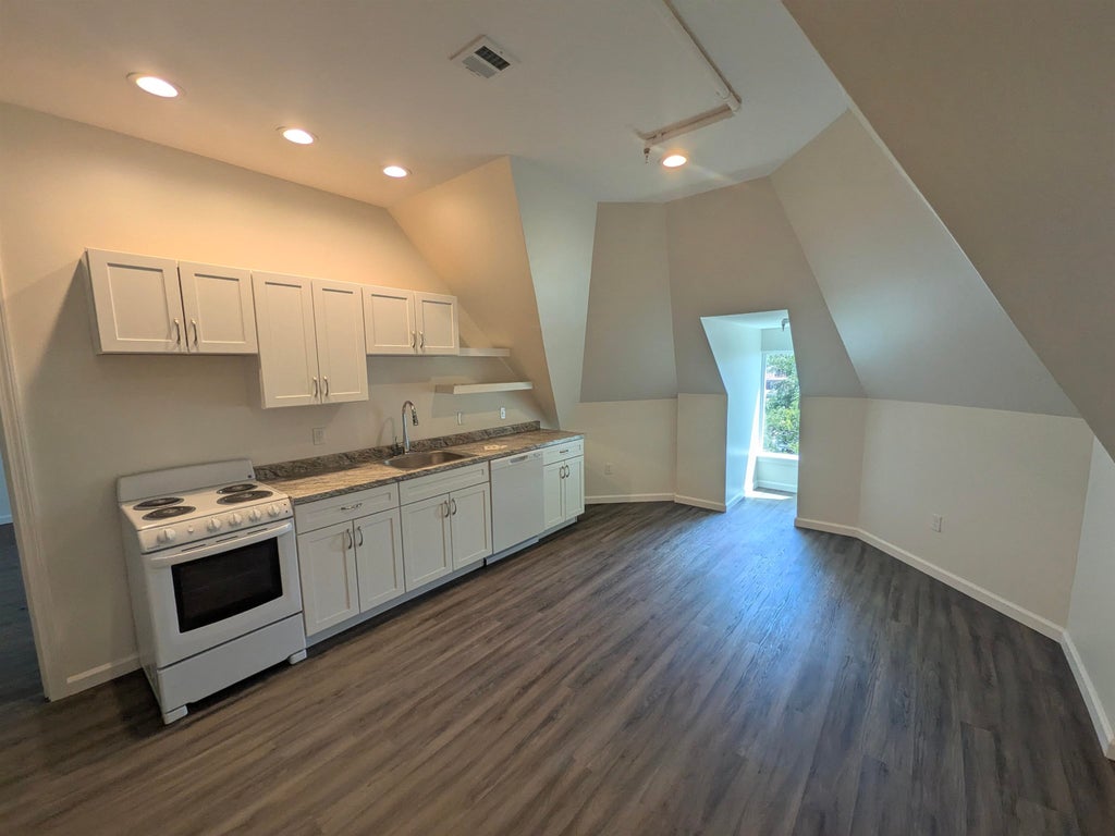 Photo of 257 Main Street #5, Nashua, NH 03060 (MLS # 5113377)