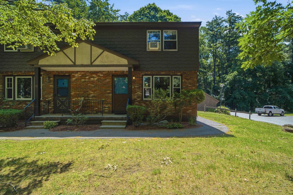 Photo of 9 Midridge Circle, Londonderry, NH 03053 (MLS # 5096597)
