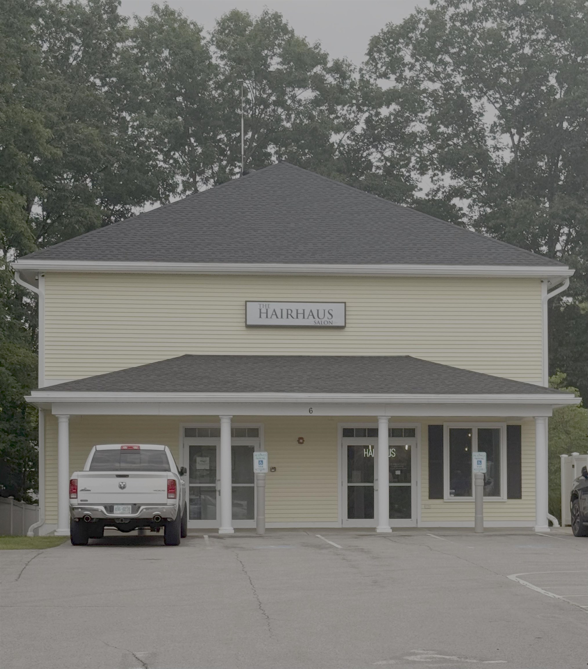 6 Mohawk Drive