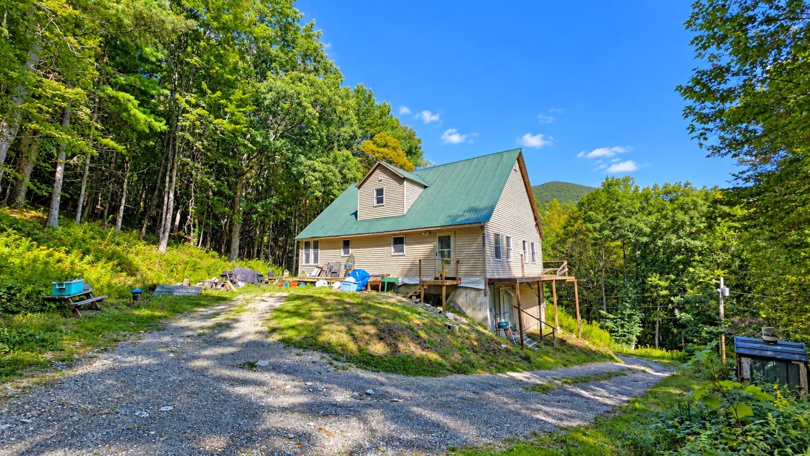 1725 Shaftsbury Hollow Road