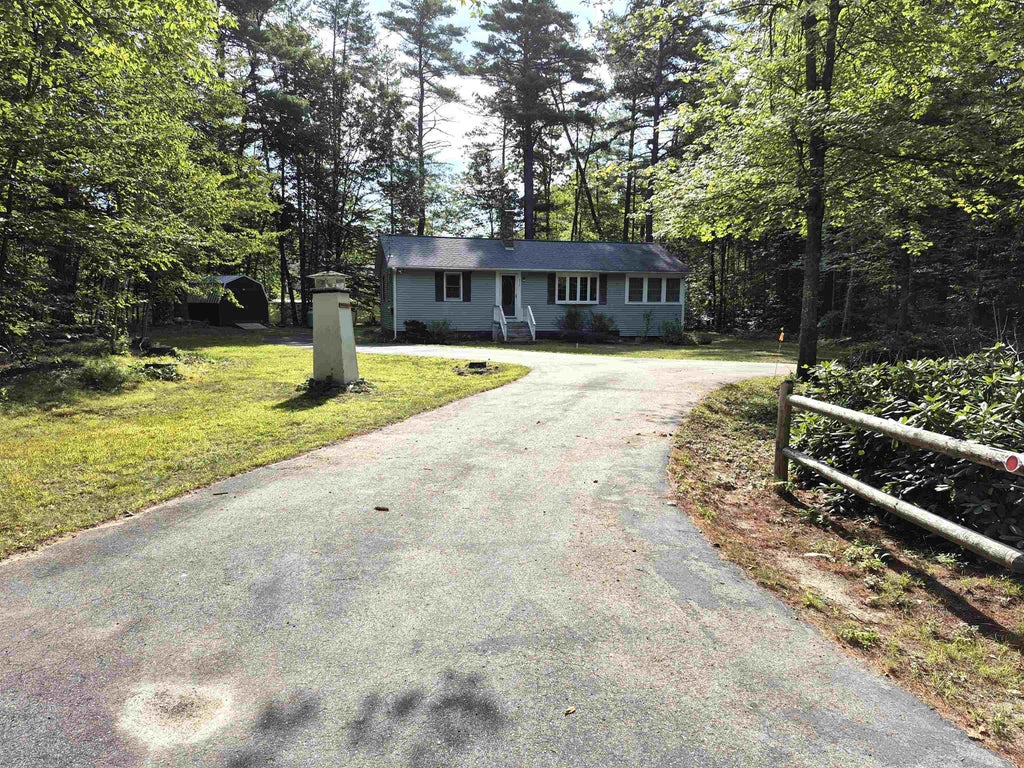 Photo of 310 Robinhood Road, Wakefield, NH 03830 (MLS # 5106989)