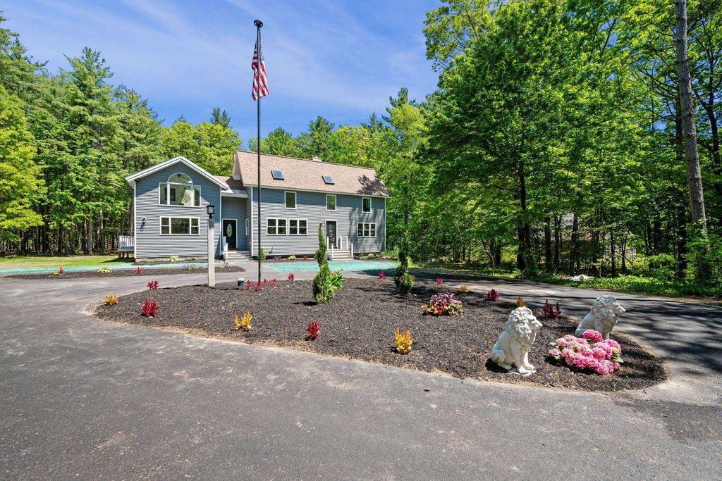 Photo of 20 Hawkewood Road, Sandown, NH 03873 (MLS # 5091191)