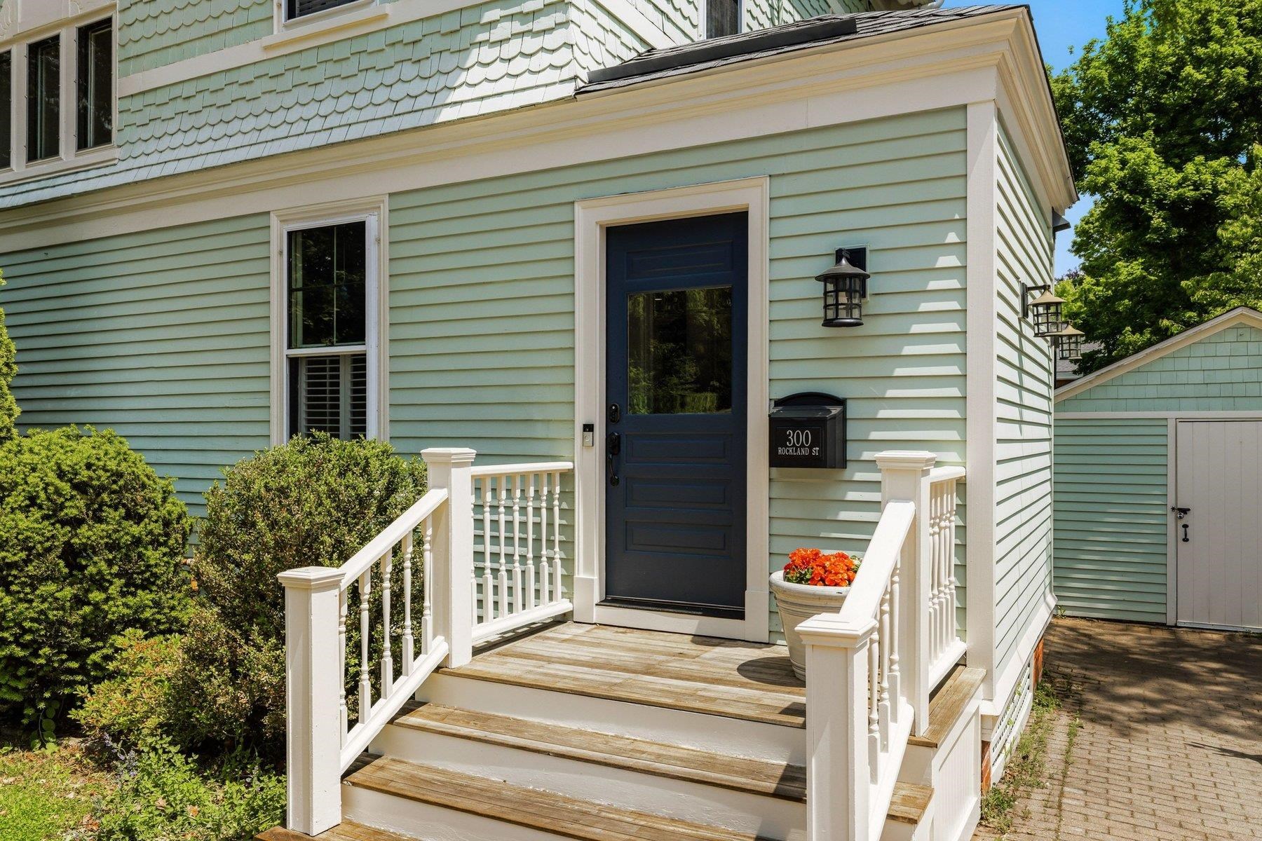 300 Rockland Street