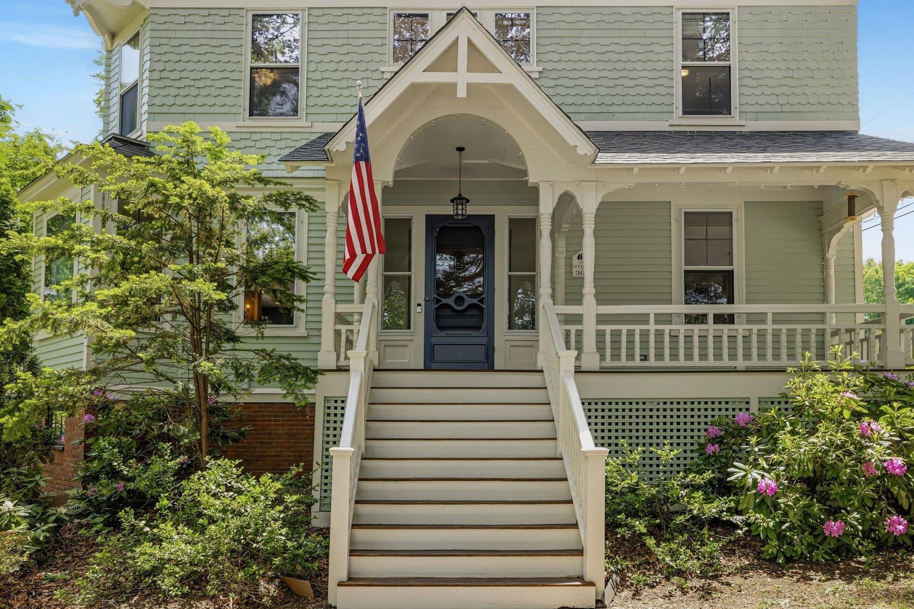 300 Rockland Street