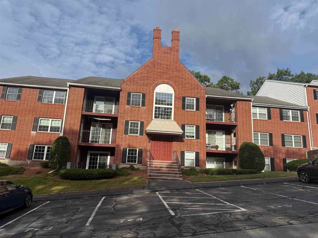 Photo of 7 Louisburg Square #7-10, Nashua, NH 03060 (MLS # 5110938)