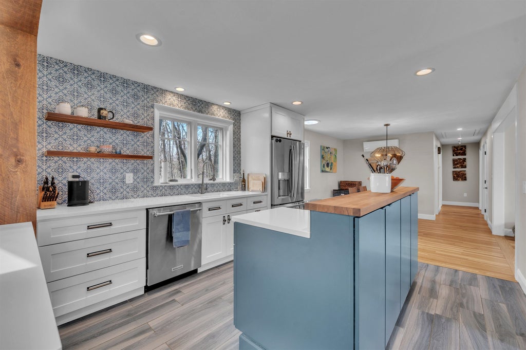 Photo of 5 Meadow Lane, Exeter, NH 03833 (MLS # 5109047)