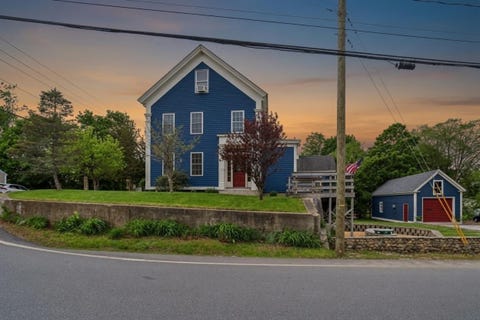 Photo of 1 Old Manchester Road #A, Raymond, NH 03077 (MLS # 5103289)