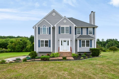 Photo of 4 Day Break Drive, Plaistow, NH 03865 (MLS # 5109157)