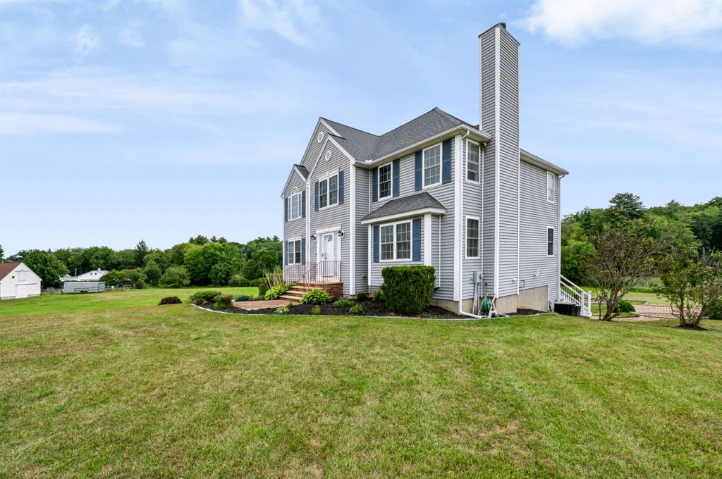 Photo of 4 Day Break Drive, Plaistow, NH 03865 (MLS # 5109157)