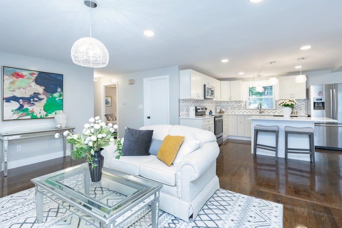 37 Iris Avenue