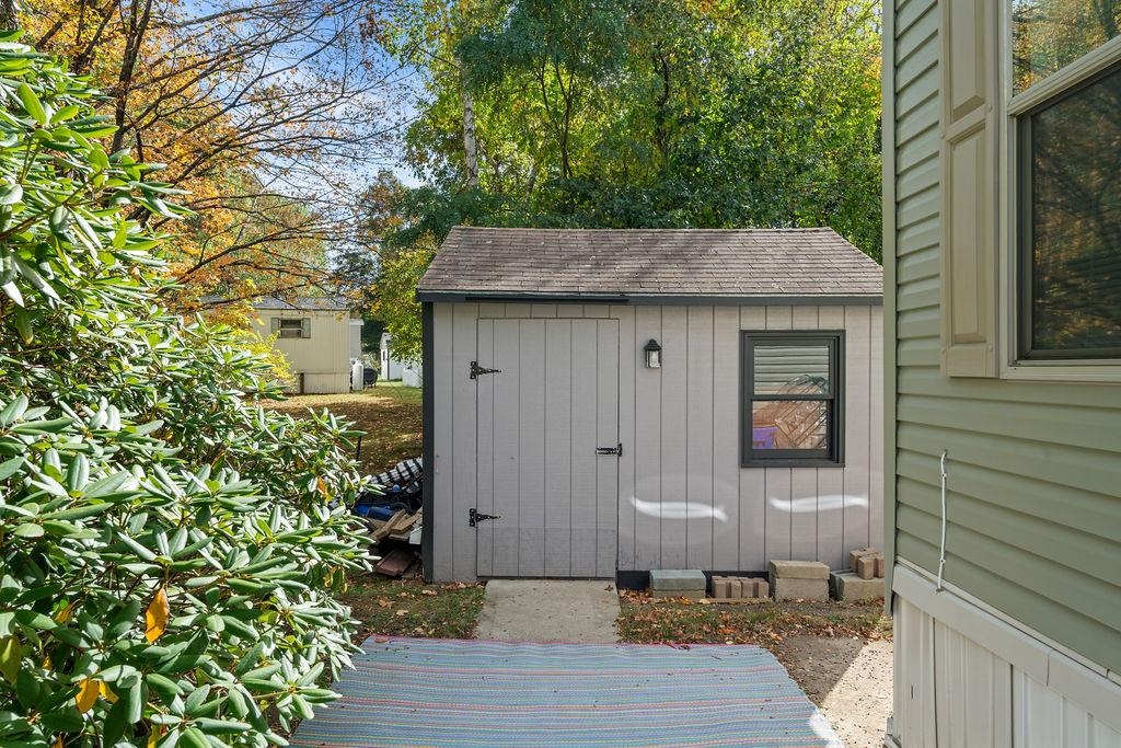27 Hayes Park