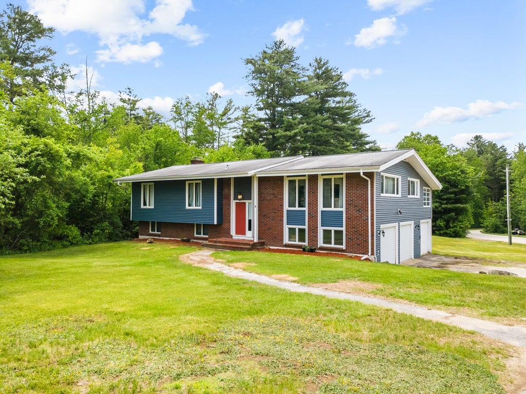 Photo of 2 Parker Drive, Hudson, NH 03051 (MLS # 5092278)