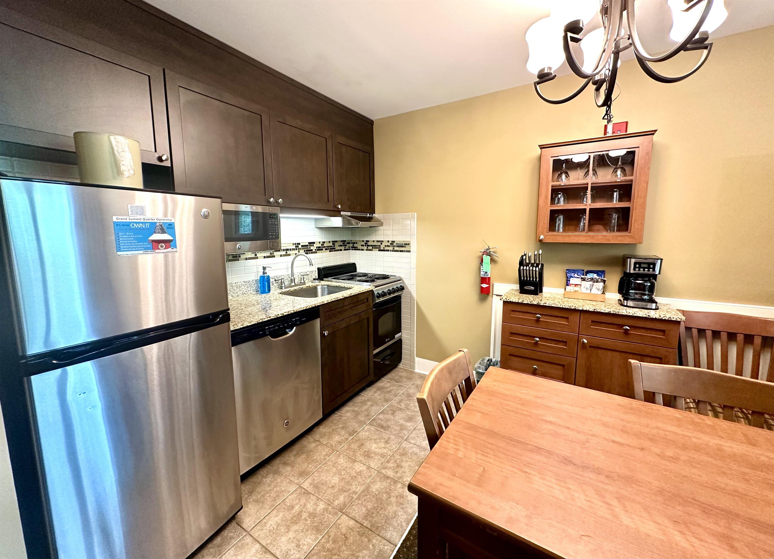 235/237, QTR 2 89 Grand Summit Way - Photo 3