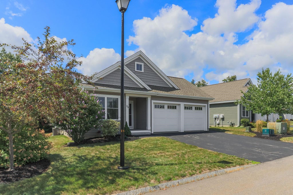 Photo of 39 Pasture Lane #1, Nashua, NH 03062 (MLS # 5108797)