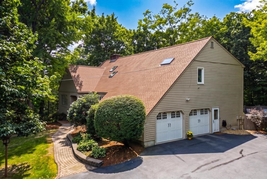 35 Hyacinth Drive