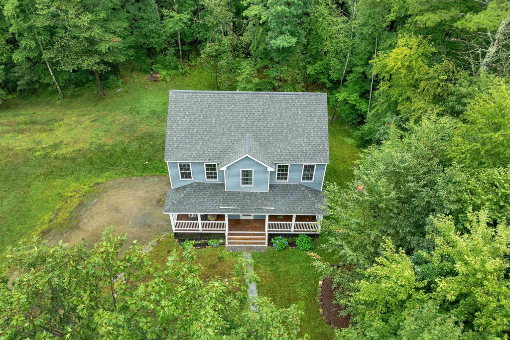 Photo of 19 Linwood Drive, Alton, NH 03809 (MLS # 5103299)