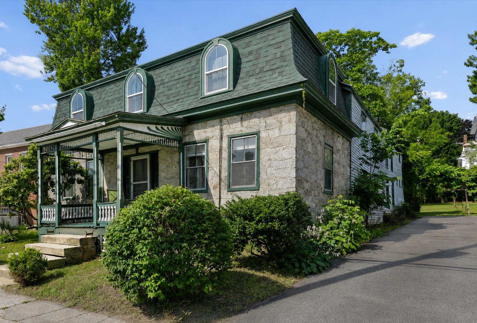 47 N Spring Street