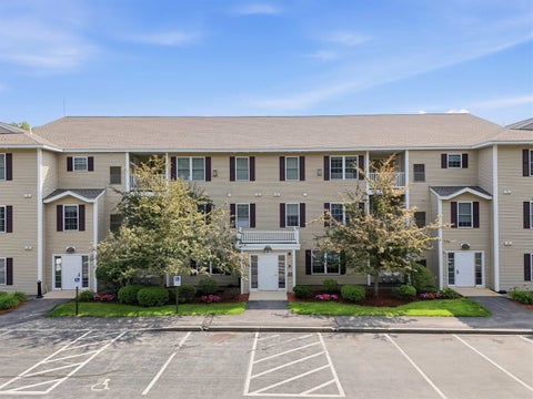 Photo of 6 Crestview Circle #138, Londonderry, NH 03053 (MLS # 5101013)