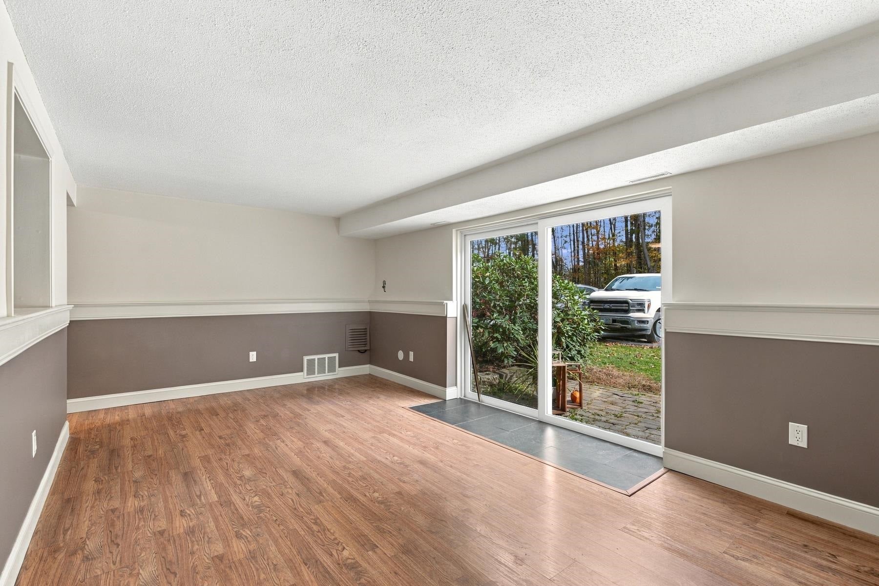 6 Brookside Drive 3