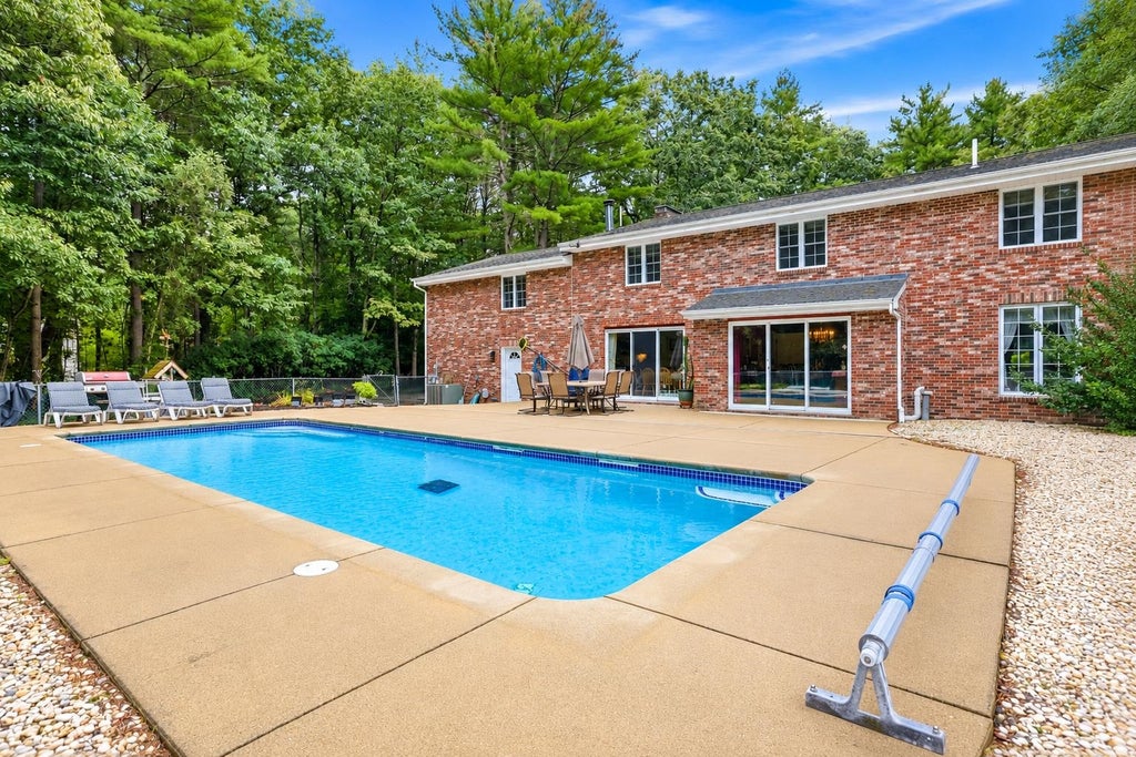 Photo of 34 Old Stage Road, Hampton Falls, NH 03844 (MLS # 5108267)