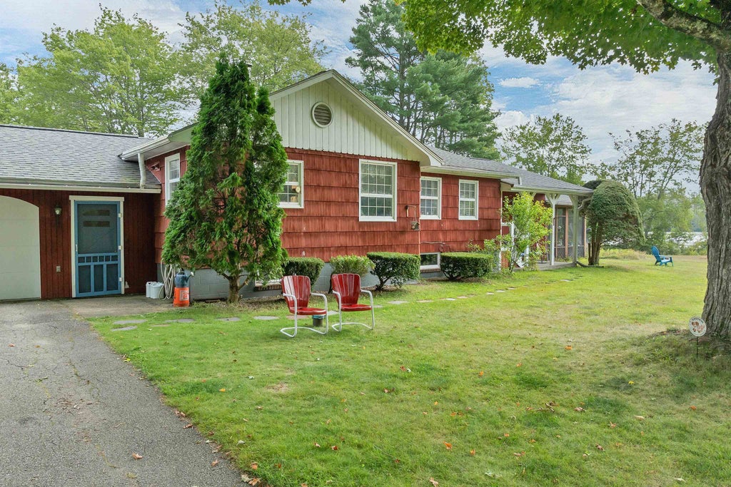 Photo of 152 Parade Road, Barnstead, NH 03218 (MLS # 5107636)