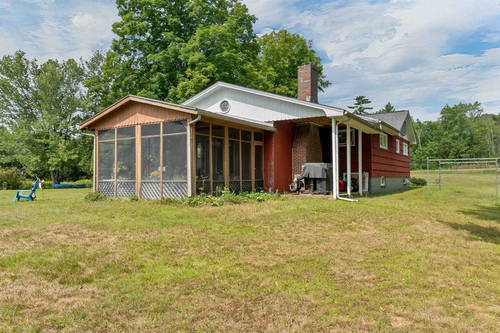 Photo of 152 Parade Road, Barnstead, NH 03218 (MLS # 5107636)
