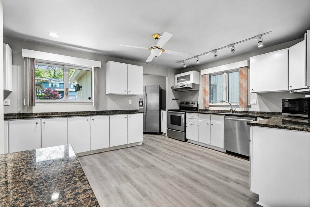 Photo of 5 Birch Hill Drive, Nashua, NH 03063 (MLS # 5092704)