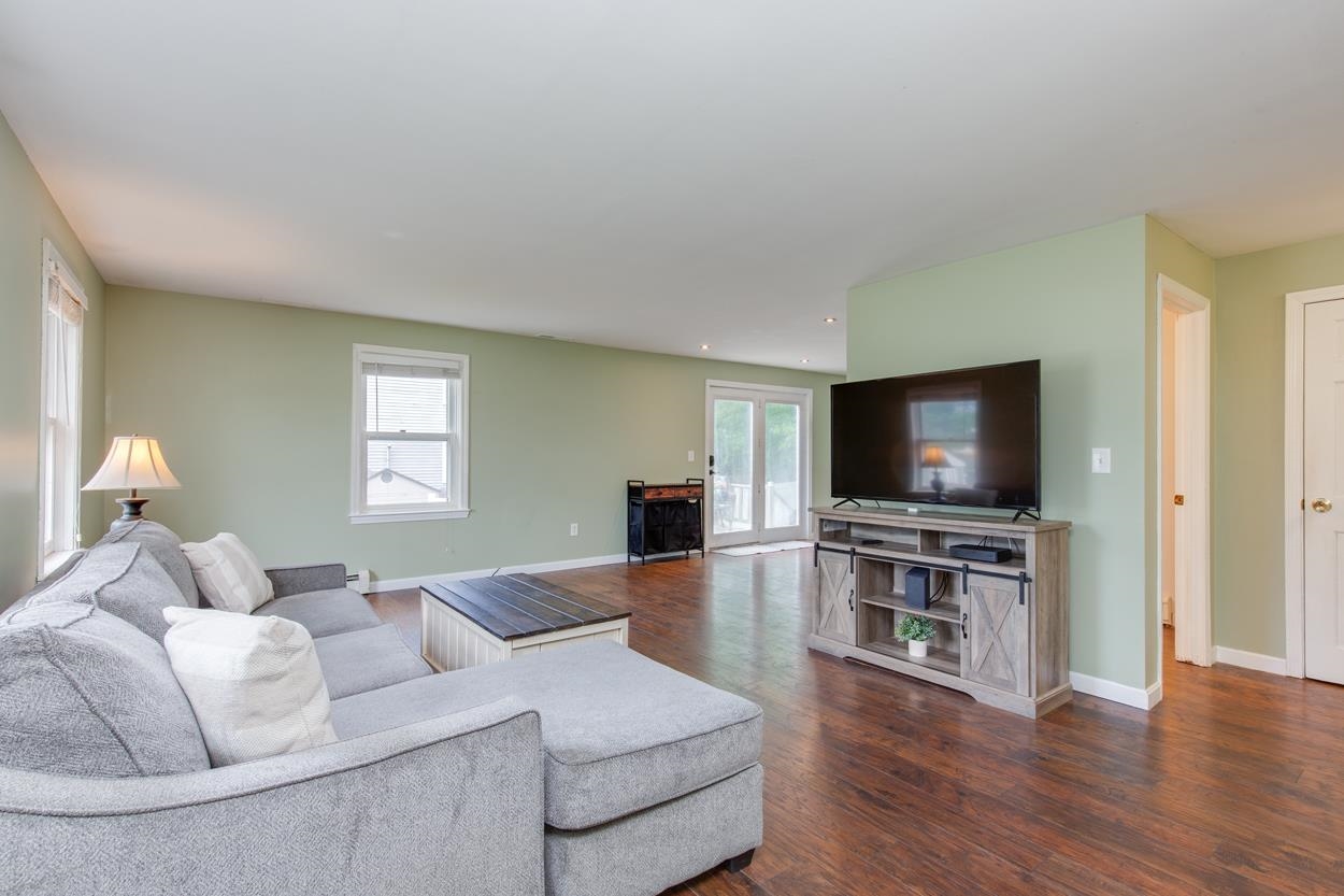 25 Tiger Tail Circle L