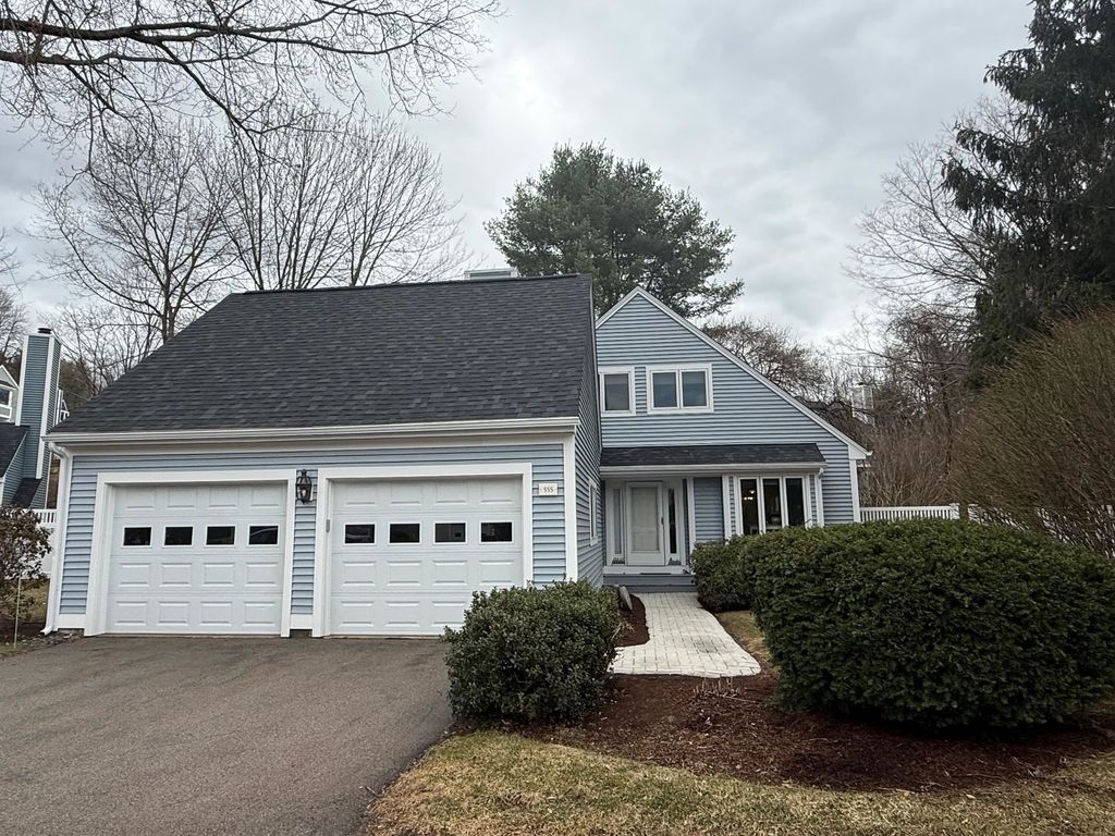 Photo of 555 Straw Hill Road, Manchester, NH 03104 (MLS # 5076017)