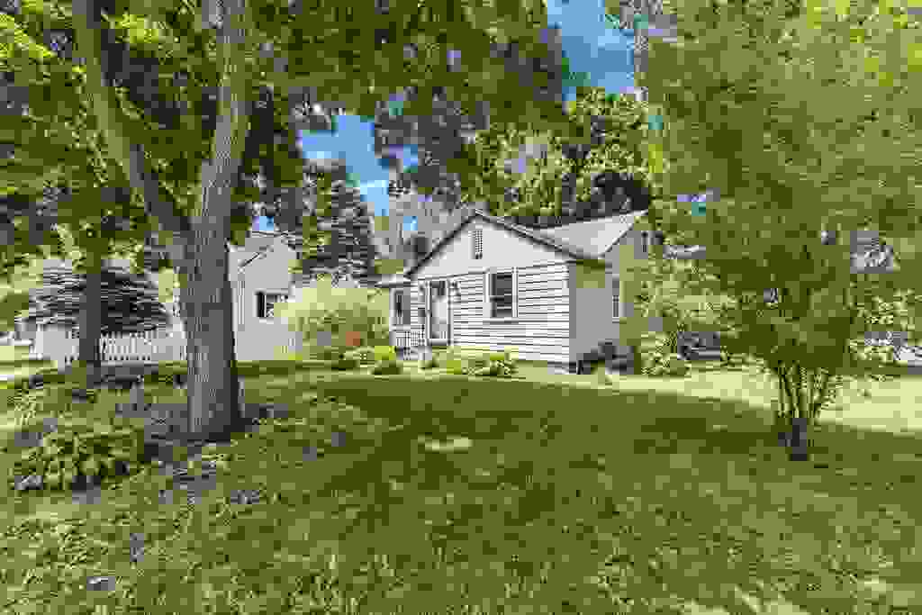 Photo of 874 Belmont Street, Manchester, NH 03104 (MLS # 5096594)