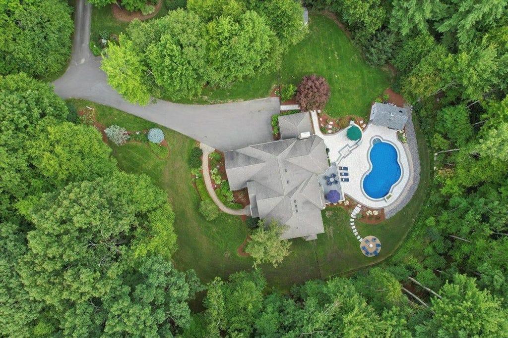 Photo of 115 Long Hill Road, Hollis, NH 03049 (MLS # 5104548)