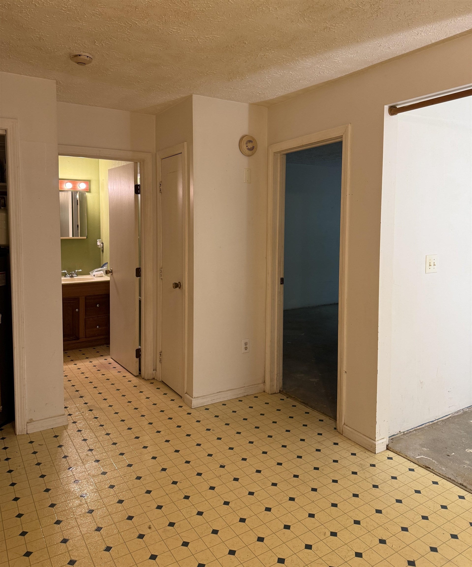 39 Old Hackett Hill Road 1B