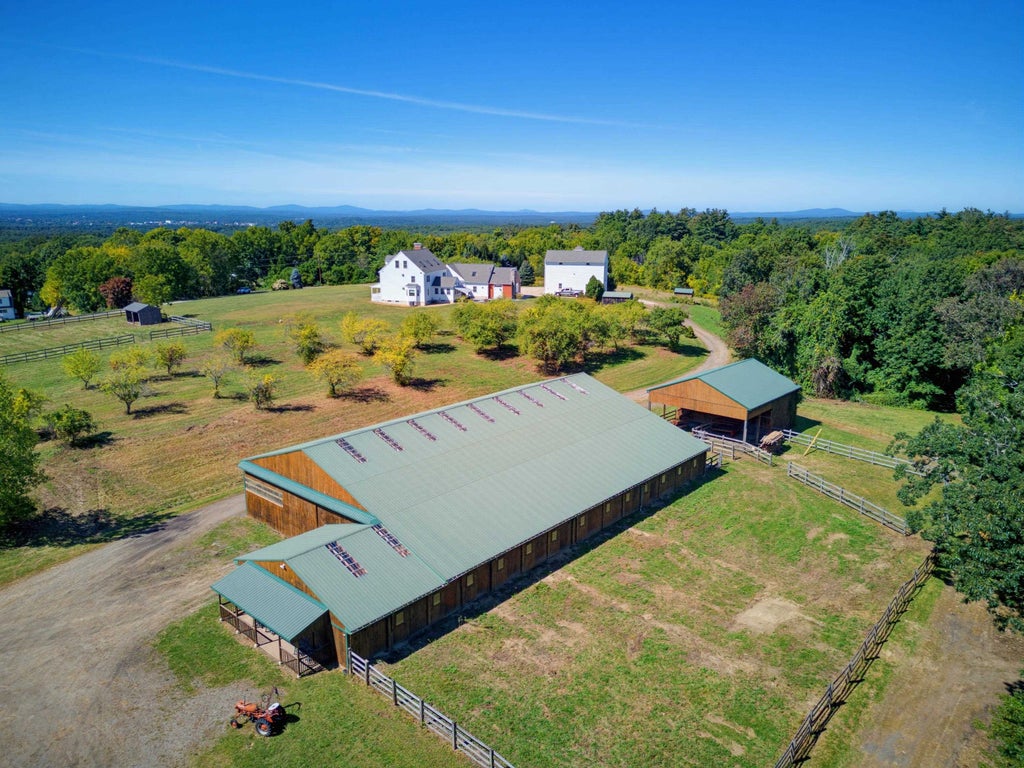 Photo of 124 Bush Hill Road, Hudson, NH 03051 (MLS # 5110374)