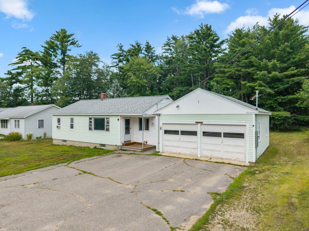Photo of 27 Cross Road, Rochester, NH 03868 (MLS # 5103199)