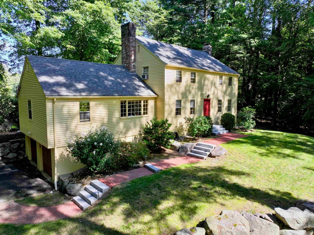 Photo of 5 Runawit Road, Exeter, NH 03833 (MLS # 5110354)