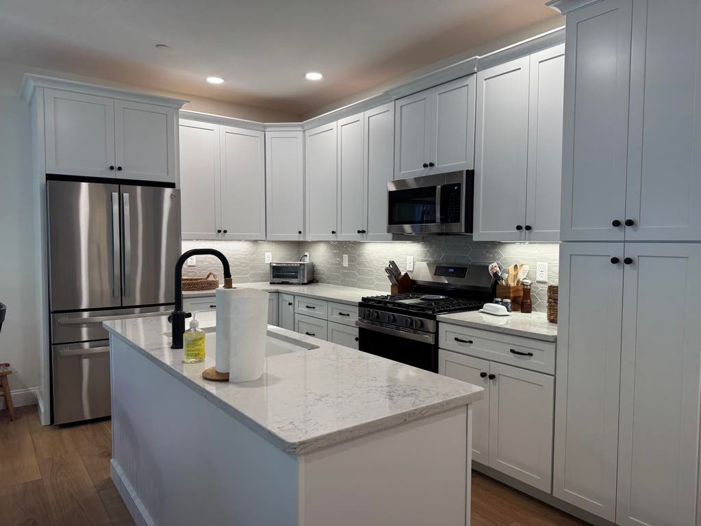 Photo of 1 Dearborn Circle, Goffstown, NH 03045 (MLS # 5103669)