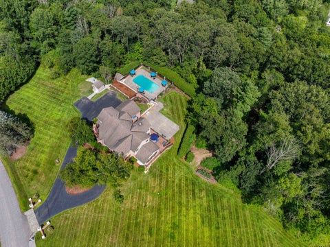 Photo of 3 Burleigh Terrace, Bedford, NH 03110 (MLS # 5105496)