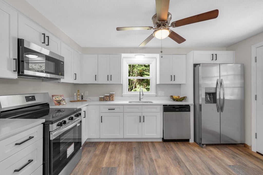 Photo of 172 Warner Hill Road, Derry, NH 03038 (MLS # 5106926)