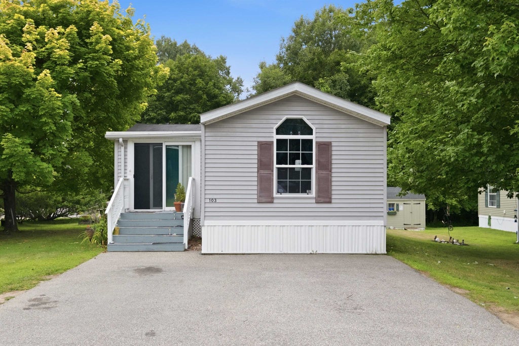 Photo of 103 Hayes Park, Exeter, NH 03833 (MLS # 5102581)