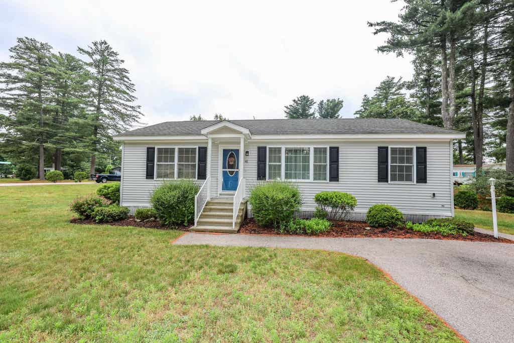 Photo of 41 Farmwood Drive, Nashua, NH 03062 (MLS # 5096631)