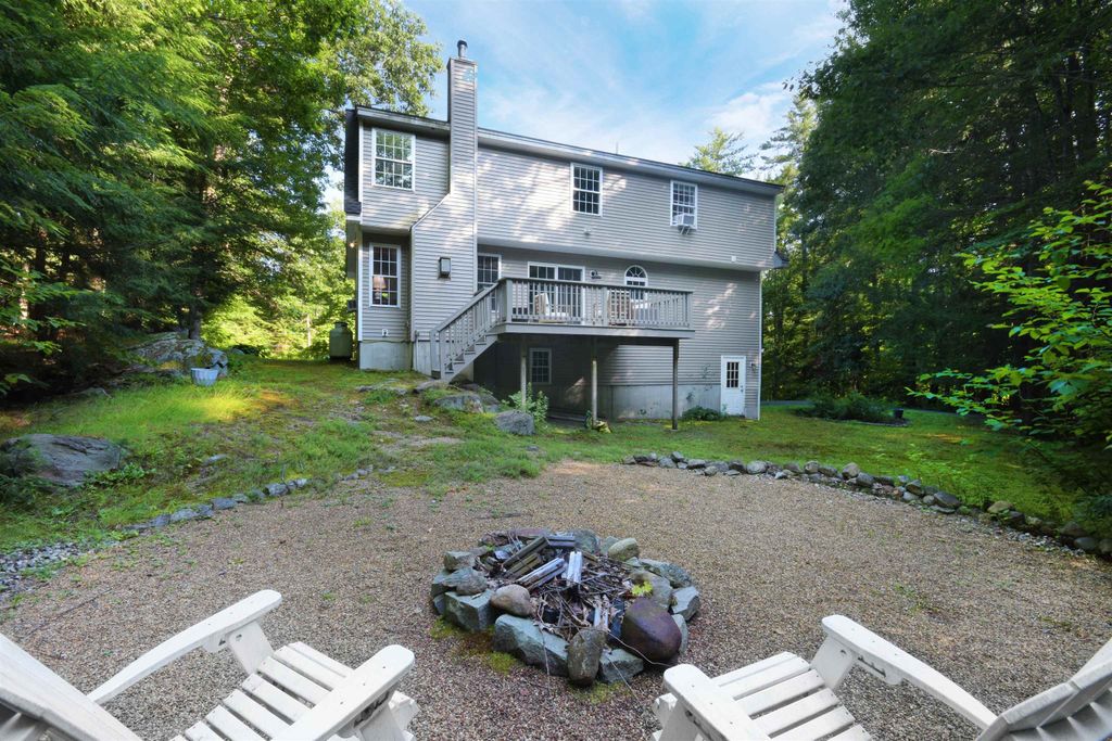 Photo of 542 Cross Country Road, Pembroke, NH 03275 (MLS # 5100102)
