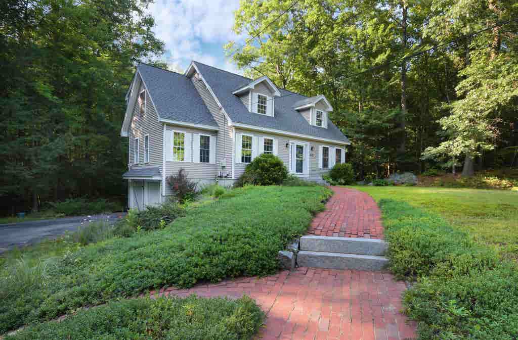 Photo of 542 Cross Country Road, Pembroke, NH 03275 (MLS # 5100102)