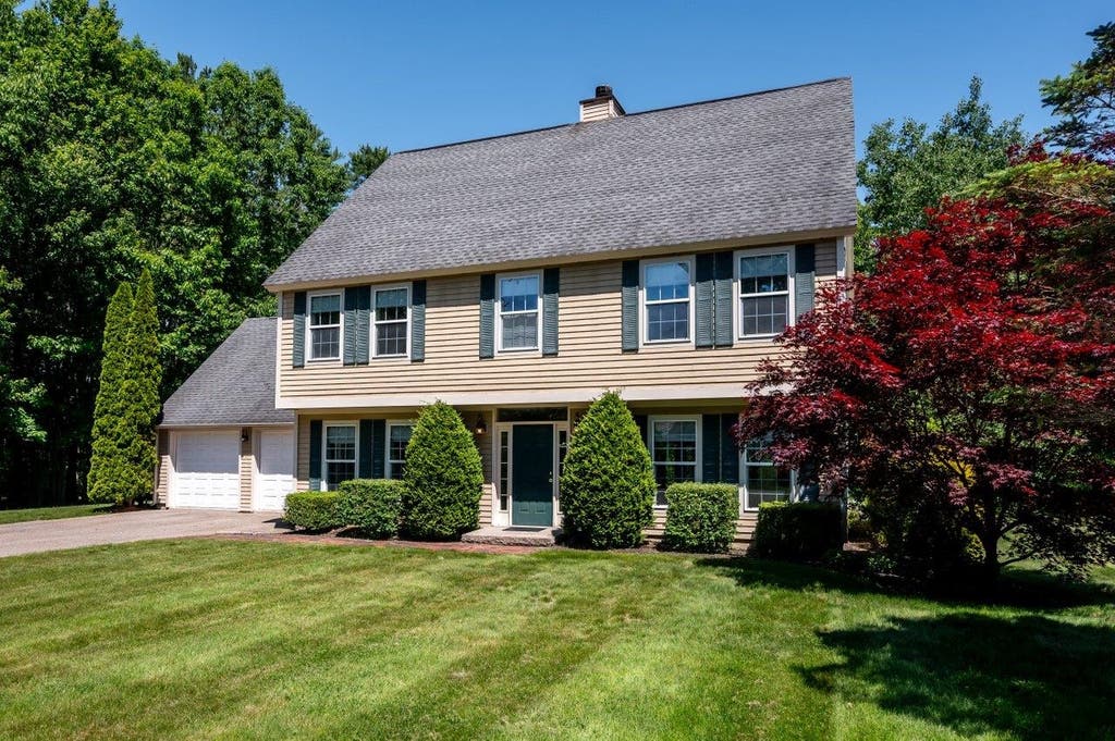 Photo of 7 Blue Heron Drive, Dover, NH 03820 (MLS # 5092748)