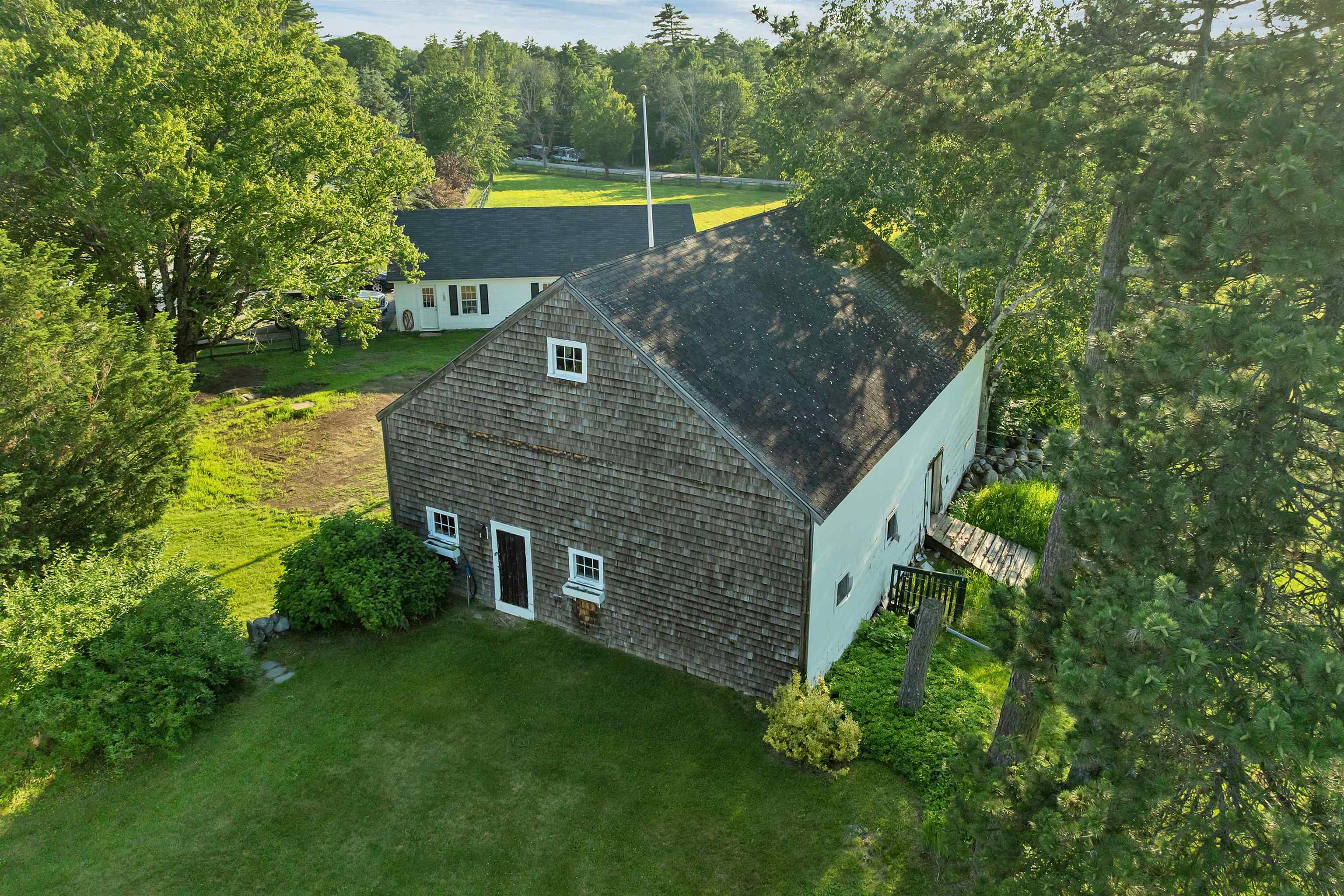 825 North Line Road