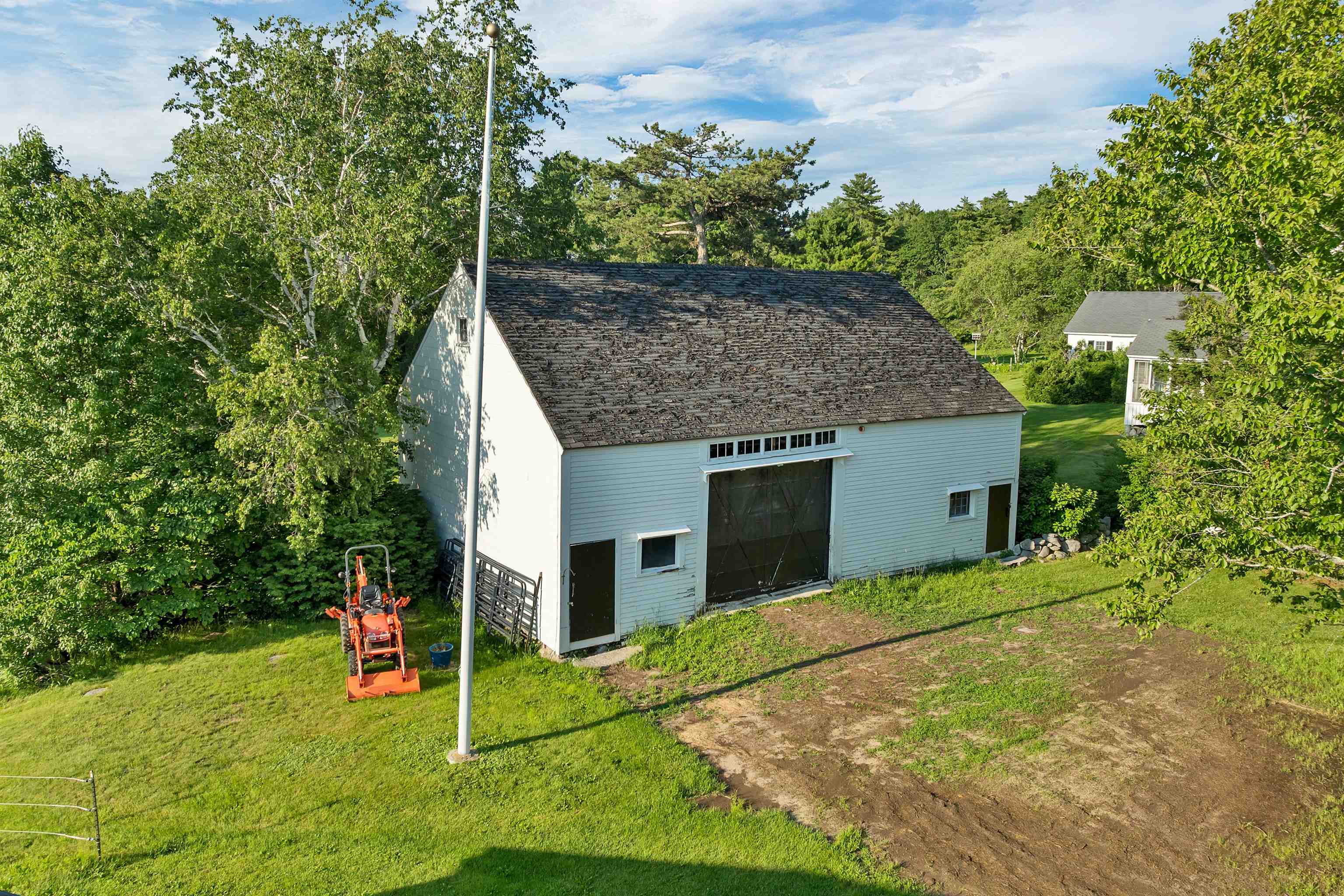 825 North Line Road